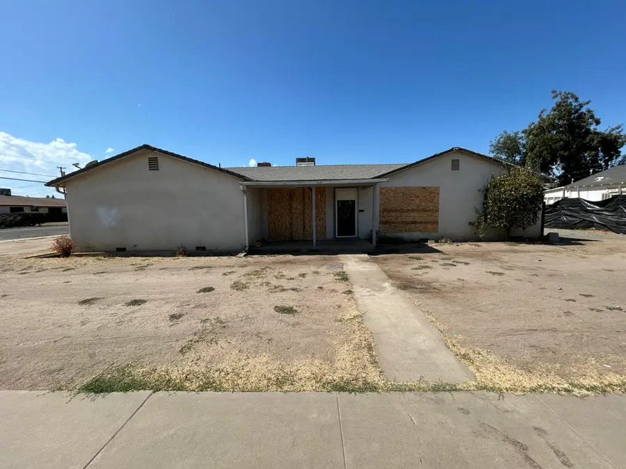 261 11th Street, Orange Cove, CA 93646 - #2