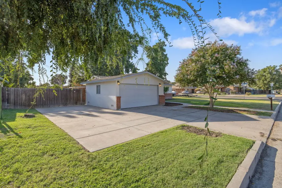 151 N C Street, Tulare, CA 93274 - #2