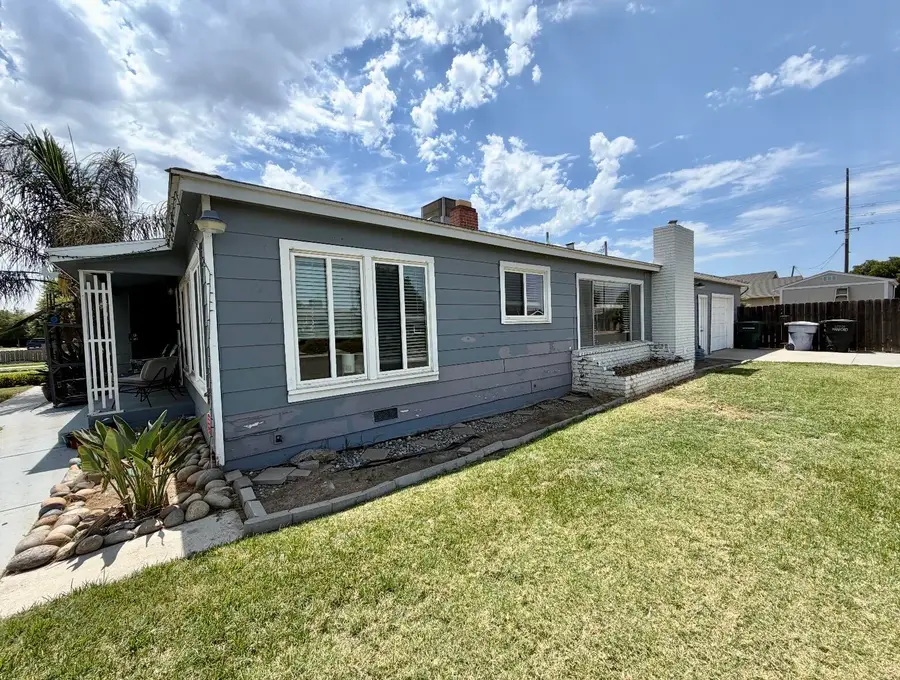 1826 Mckinley Avenue, Hanford, CA 93230 - #3