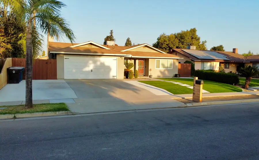 716 S Ametjian Street, Tulare, CA 93274 - #2