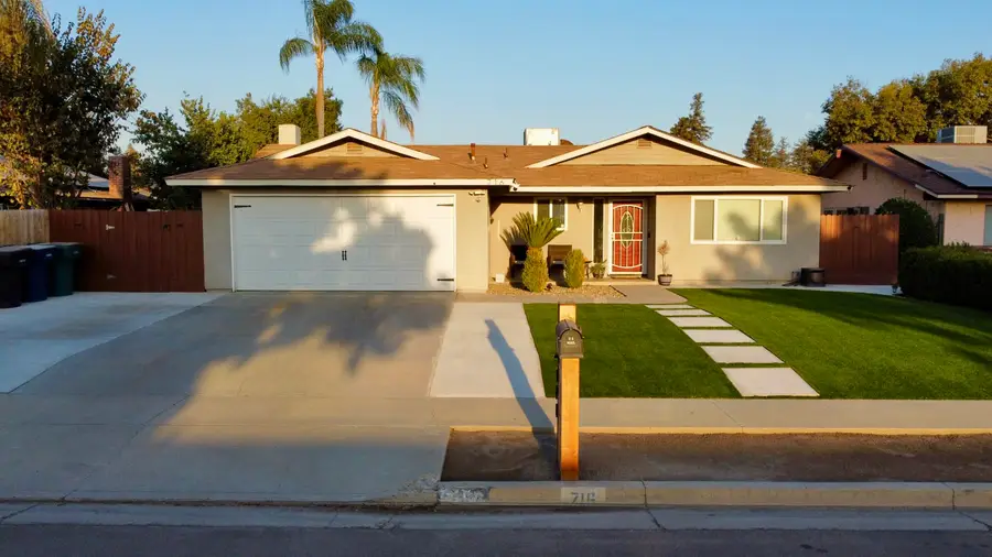 716 S Ametjian Street, Tulare, CA 93274 - #3