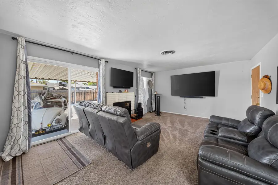 1469 E Sierra Avenue, Tulare, CA 93274 - #2