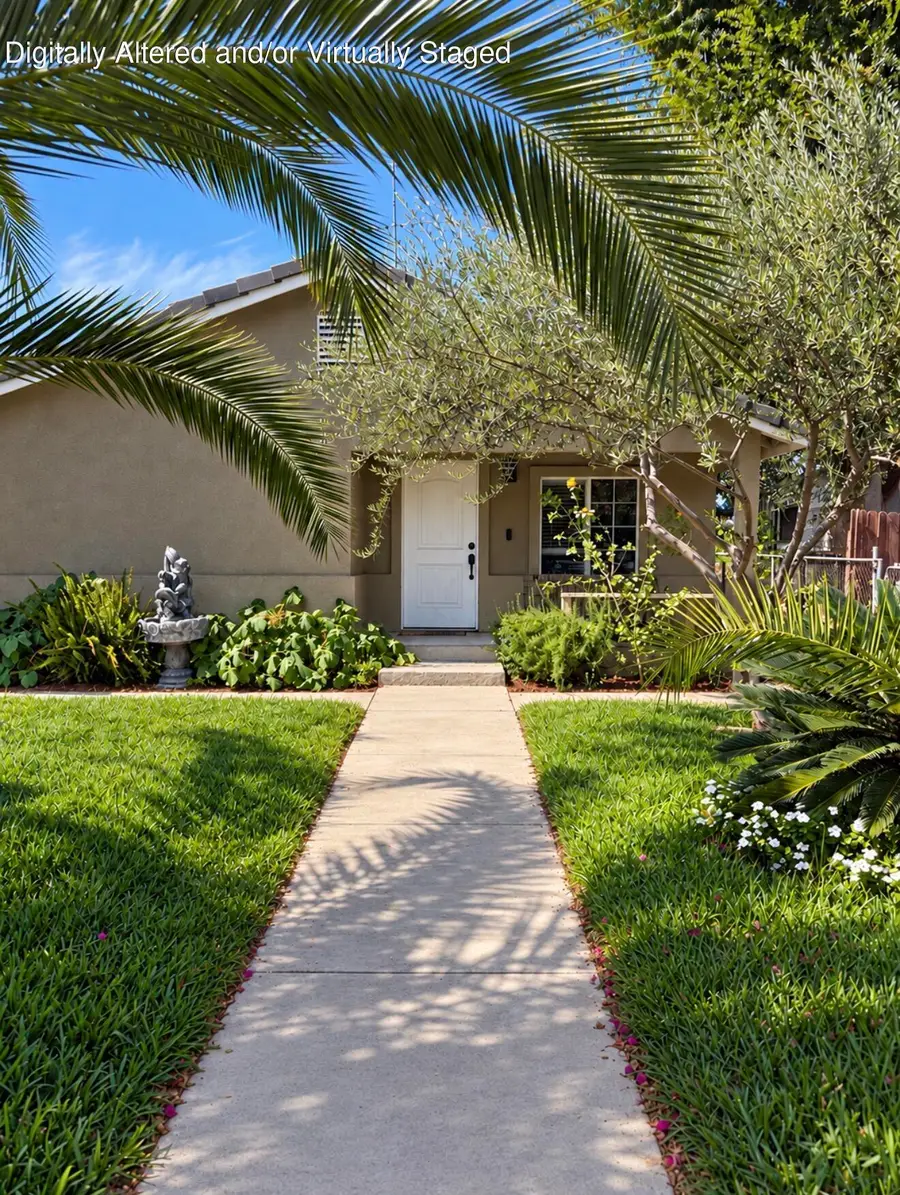 579 N Rose Avenue, Farmersville, CA 93223 - #2