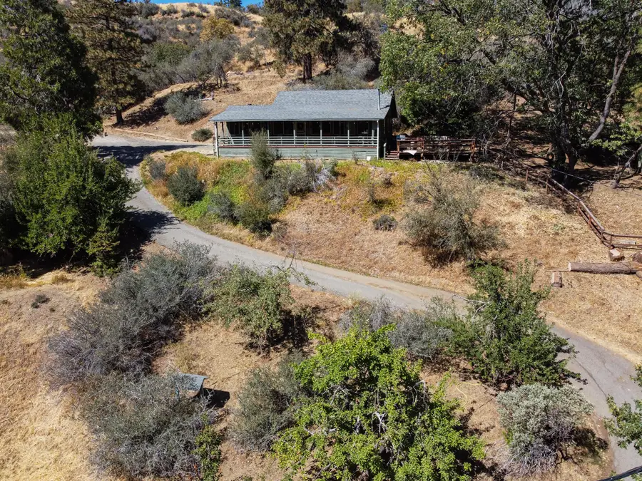 427 Sutherland Drive, Springville, CA 93265 - #3