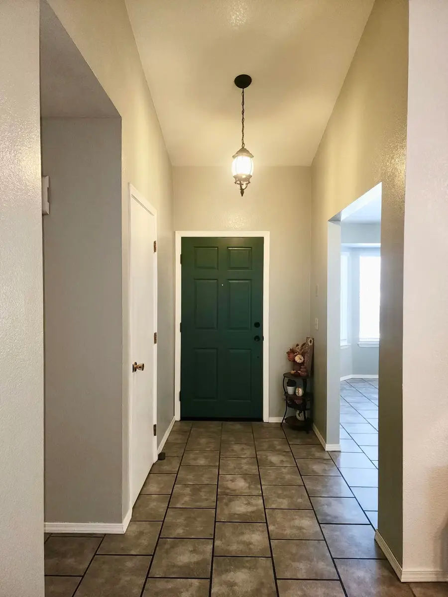 4235 W Mission Court, Visalia, CA 93277 - #2