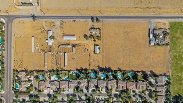 Se Corner Of Riggin And Roeben, Visalia, CA 93291