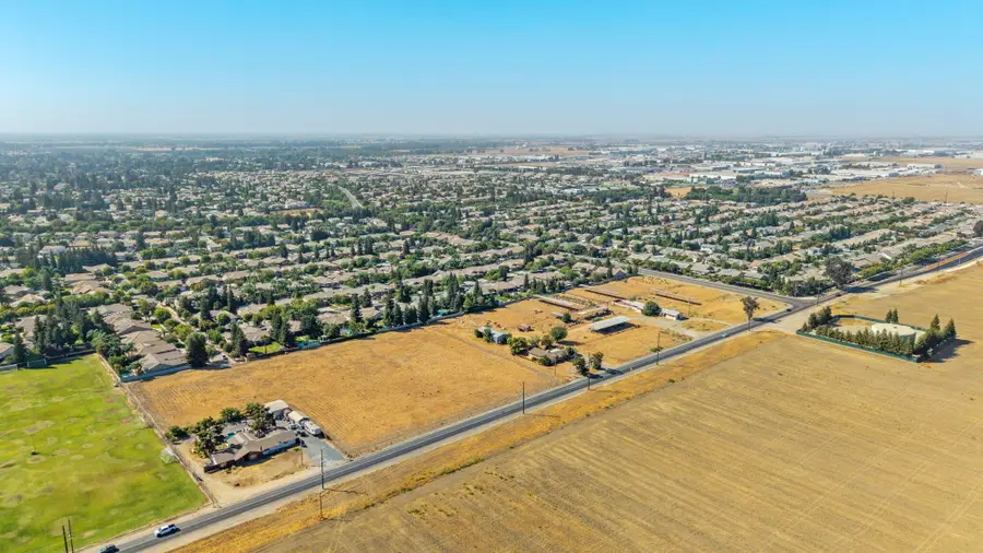 Se Corner Of Riggin And Roeben, Visalia, CA 93291 - #2