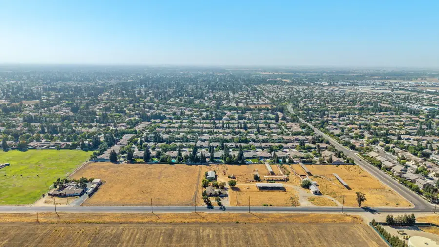 Se Corner Of Riggin And Roeben, Visalia, CA 93291 - #3