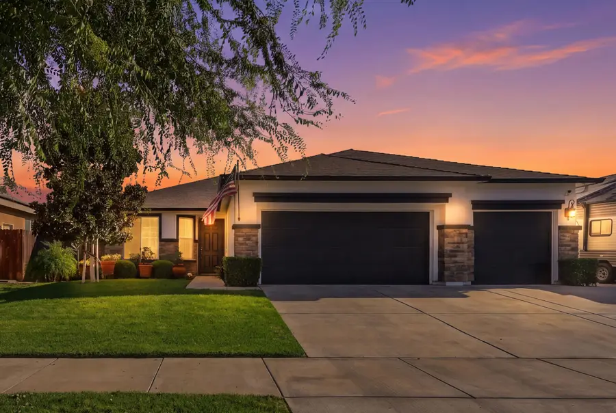 3939 E Laura Avenue, Visalia, CA 93292 - #2