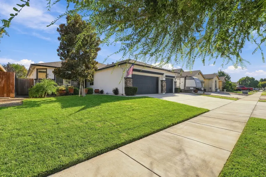 3939 E Laura Avenue, Visalia, CA 93292 - #3