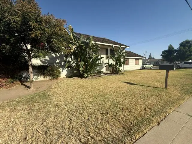 1234 S Demaree Street, Visalia, CA 93277 - #2