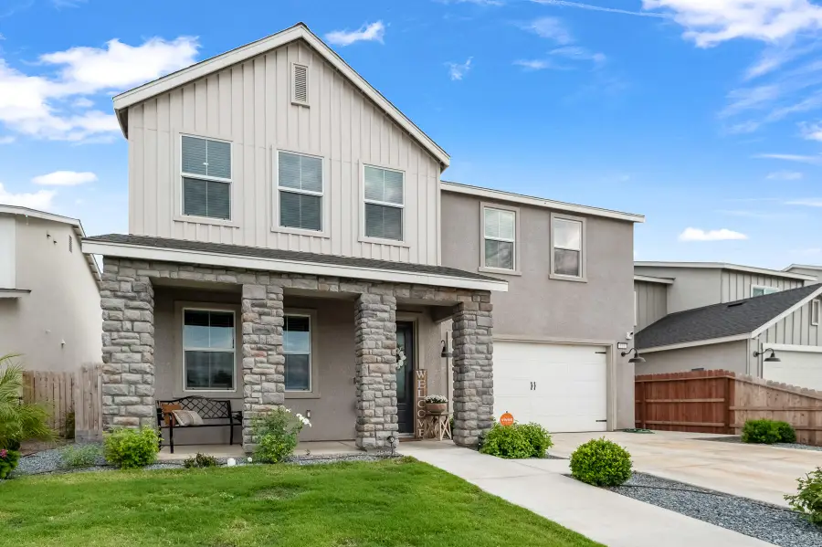 119 NE Riverway Drive, Visalia, CA 93291 - #2