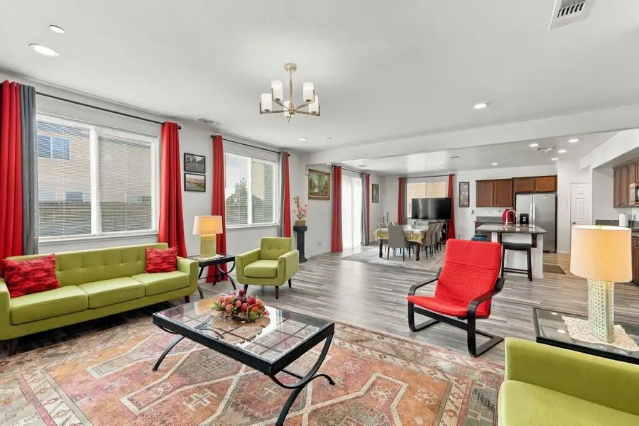 7099 N Shiraz Avenue, Fresno, CA 93722 - #3