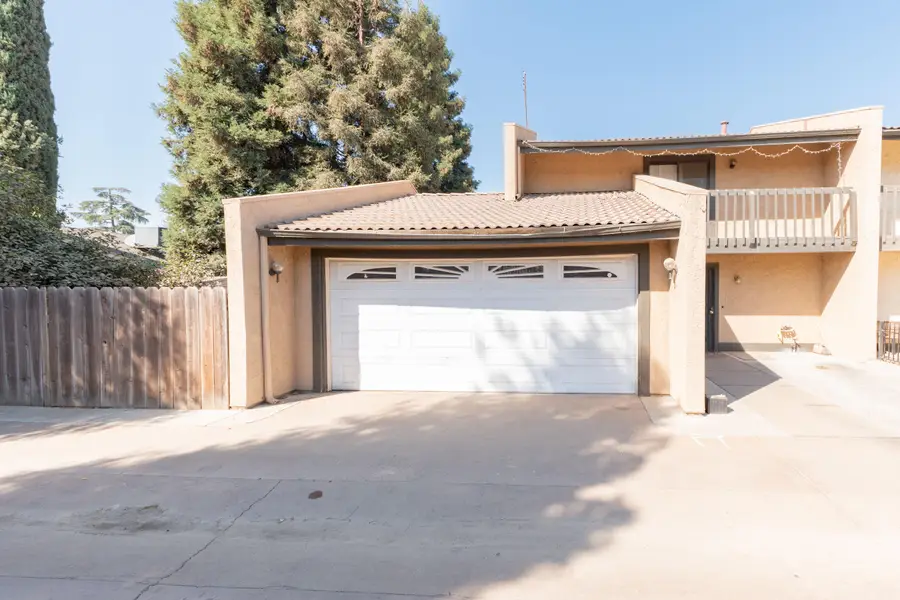 1729 E Cross Avenue, Tulare, CA 93274 - #2