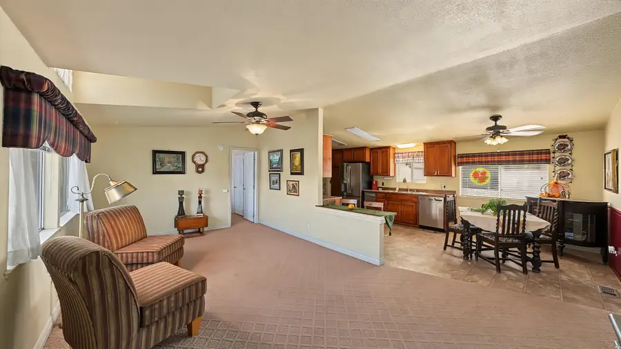 3140 S Parkwood Street, Visalia, CA 93277 - #2