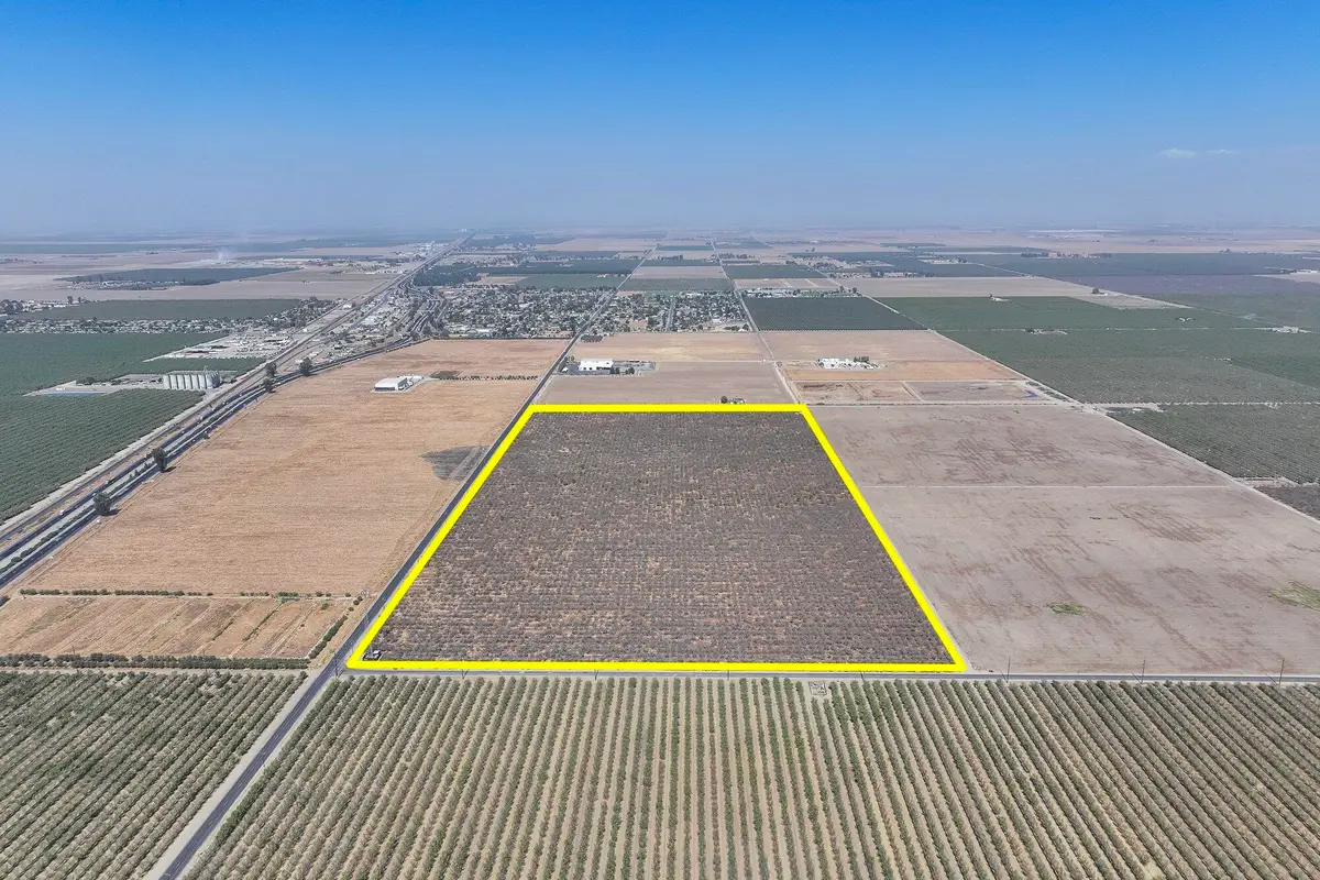 1351 E Sierra Avenue, Pixley, CA 93256 - #1