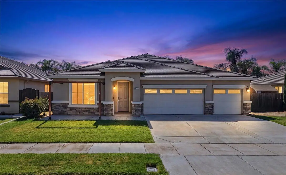 3105 W Perez Avenue, Visalia, CA 93291 - #1