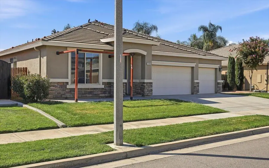 3105 W Perez Avenue, Visalia, CA 93291 - #3