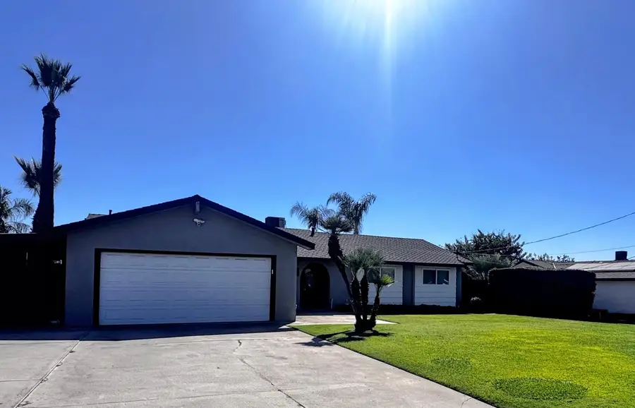 1541 E Olive Avenue, Porterville, CA 93257 - #3