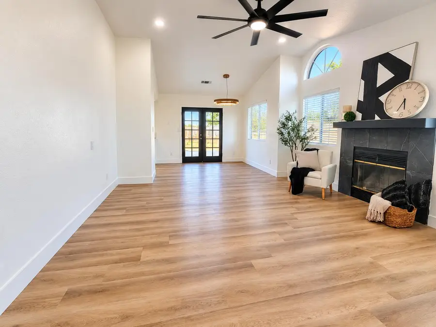281 Waldo Avenue, Exeter, CA 93221 - #3