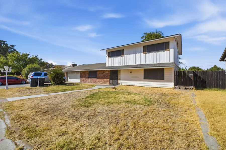3904 W Cambridge Avenue, Visalia, CA 93277 - #2