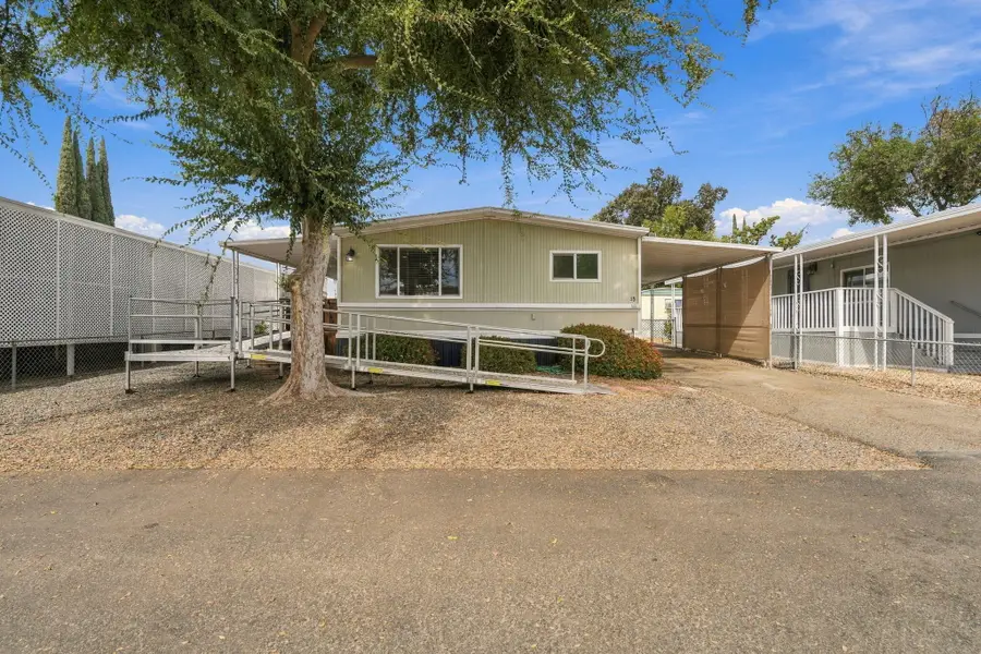 415 N Akers Street, Visalia, CA 93291 - #2