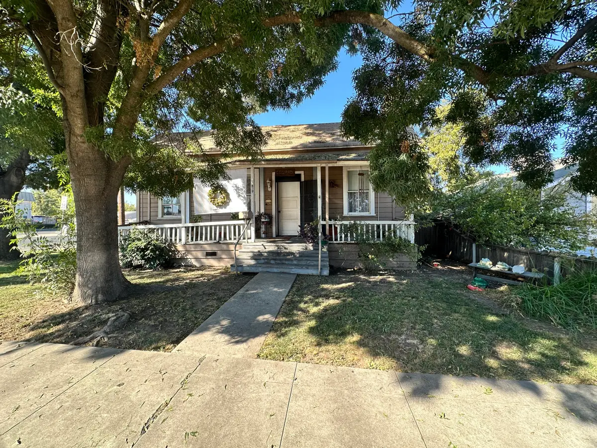 829 S Garden Street, Visalia, CA 93277 - #1