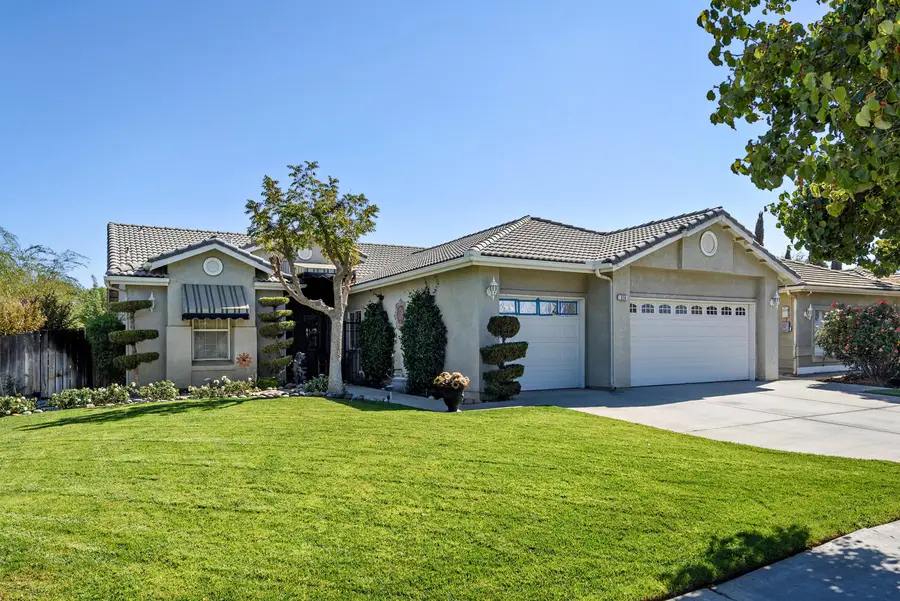 514 Mallard Avenue, Lemoore, CA 93245 - #2