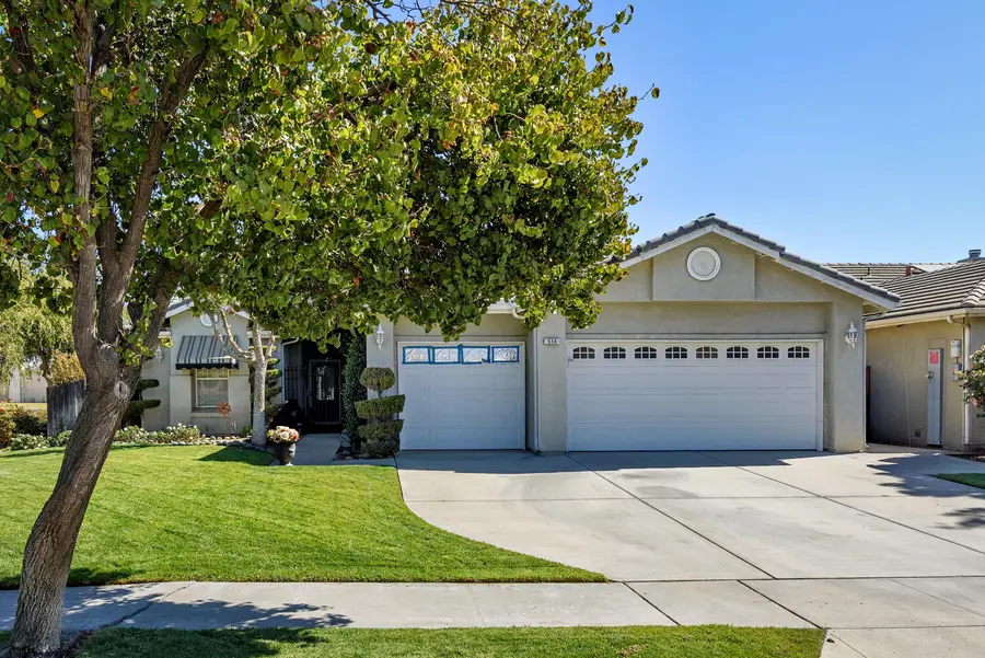 514 Mallard Avenue, Lemoore, CA 93245 - #3