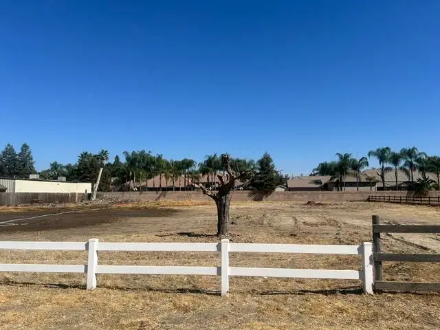 736 N Tommy Street, Visalia, CA 93291 - #1