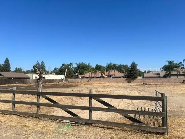 736 N Tommy Street, Visalia, CA 93291 - #3