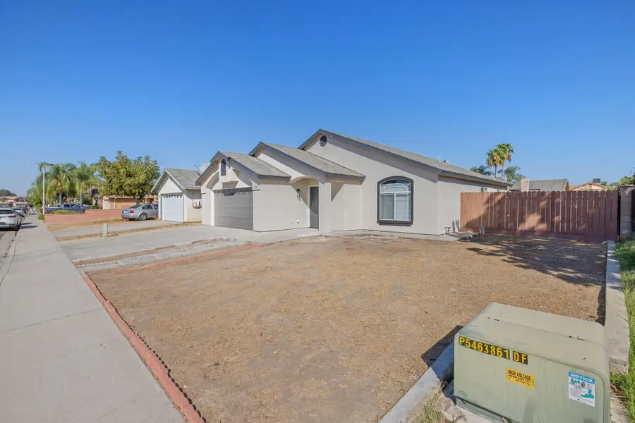 1921 Heather Way, Delano, CA 93215 - #2