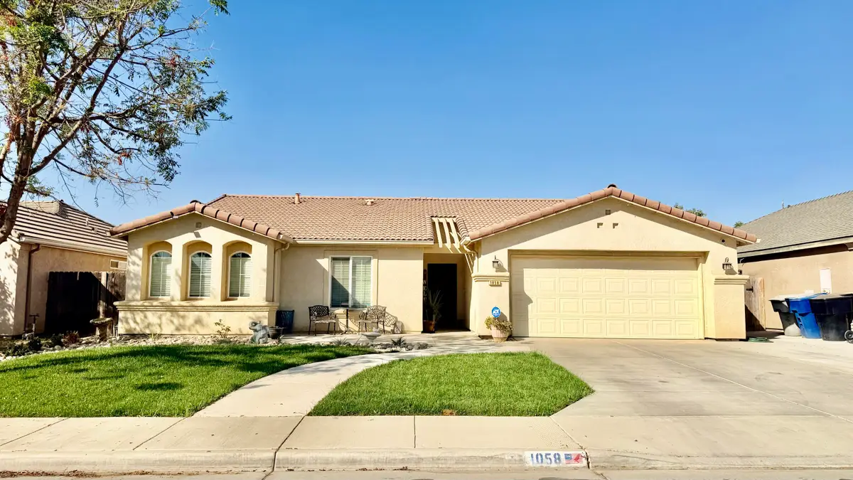 1058 W Canyon Way, Hanford, CA 93230 - #1