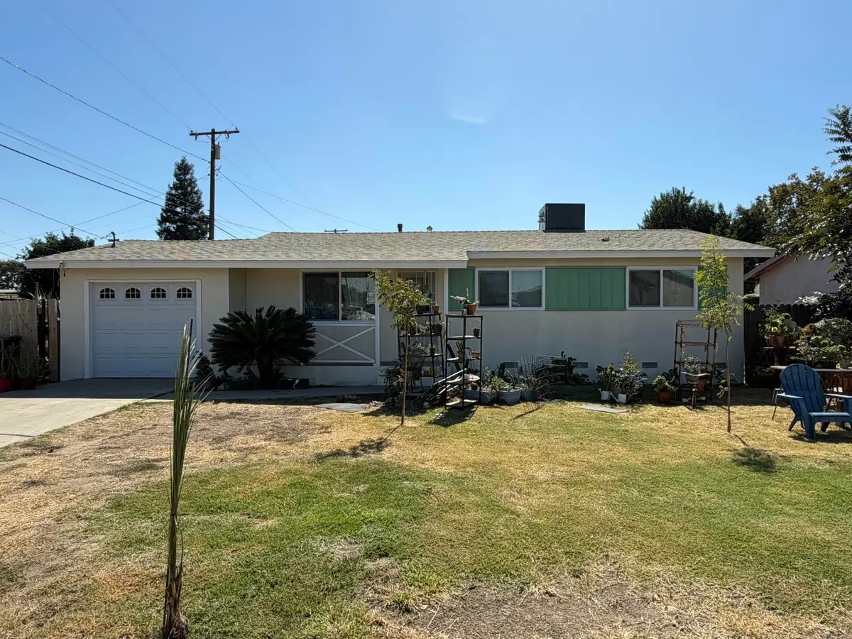 1129 W Tulare Avenue, Tulare, CA 93274 - #1