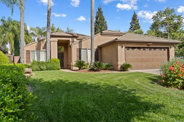 1700 N Rio Vista Court, Visalia, CA 93292