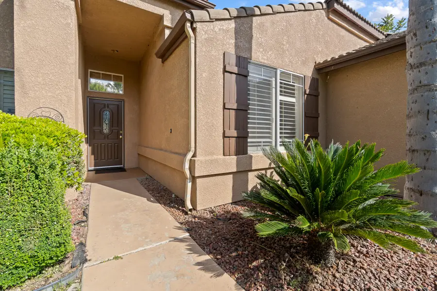 1700 N Rio Vista Court, Visalia, CA 93292 - #3