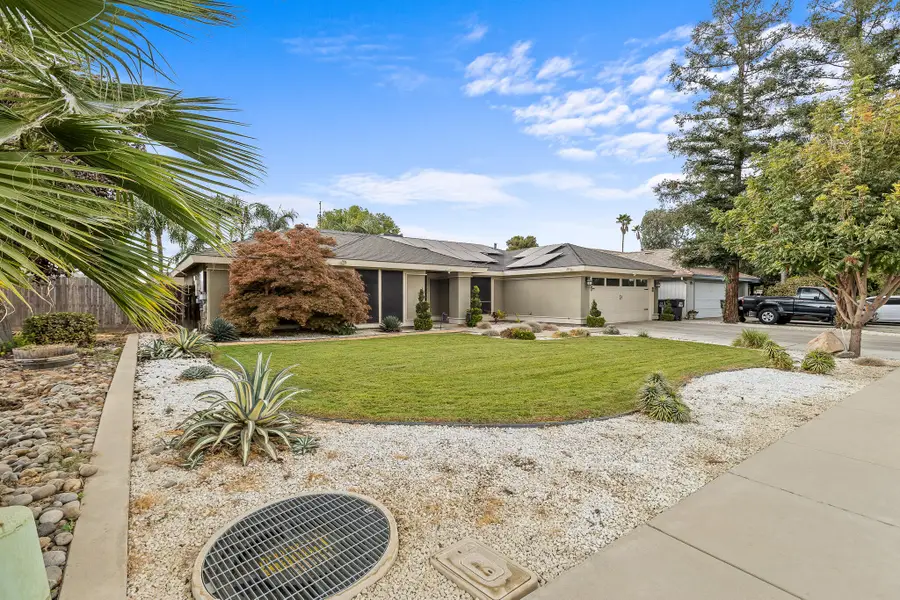 2131 S Hall Street, Visalia, CA 93277 - #3