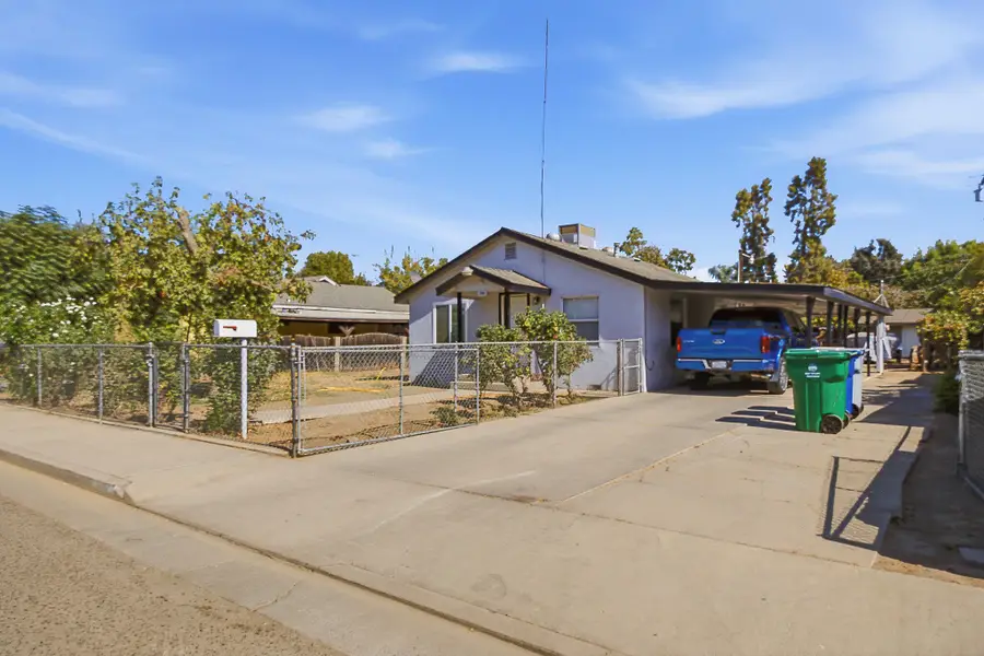 796 S Kern Avenue, Farmersville, CA 93223 - #2