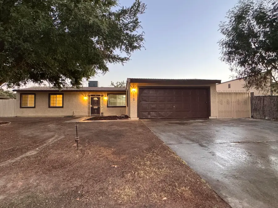 110 W 13th Avenue, Delano, CA 93215 - #2