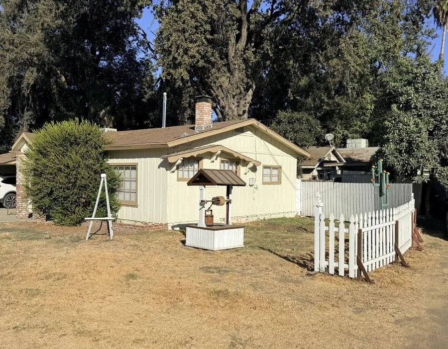 143 S Linwood Street, Visalia, CA 93291 - #3