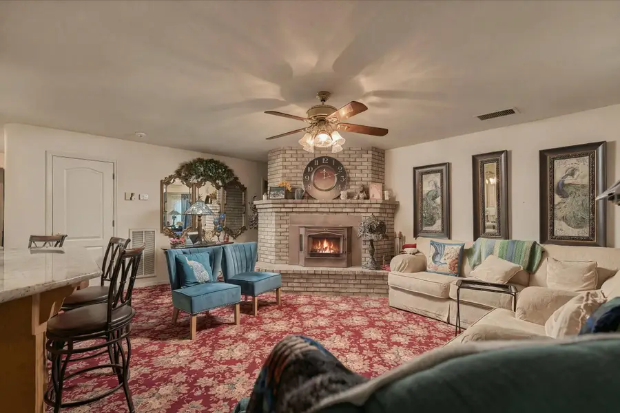 1127 W Gail Avenue, Tulare, CA 93274 - #3