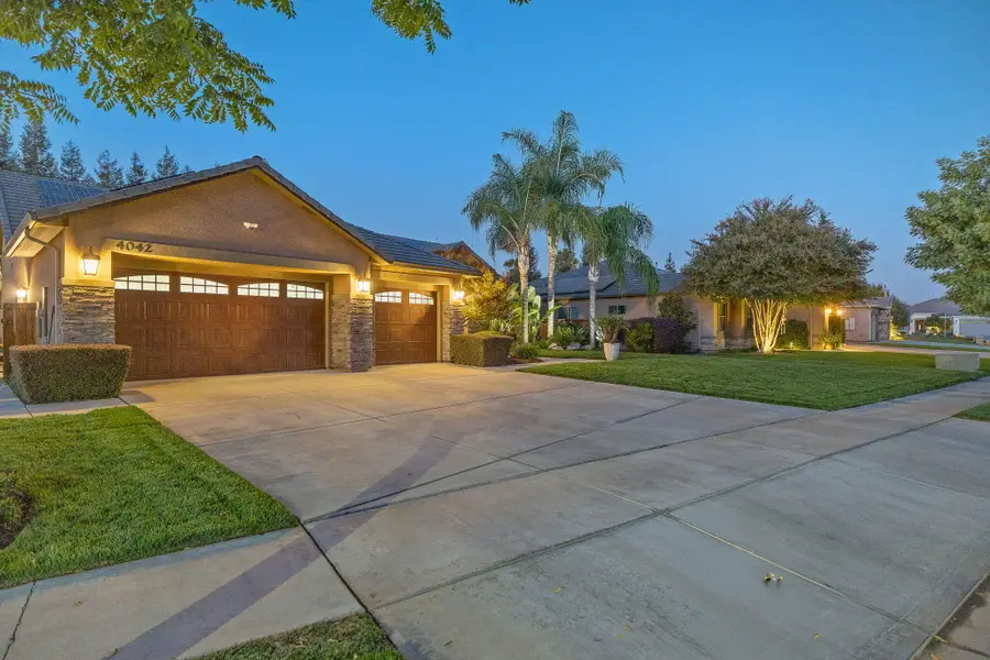 4042 W Lark, Visalia, CA 93291 - #2