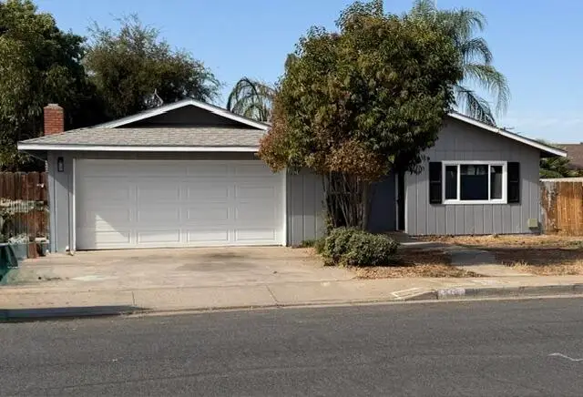 285 Orangewood Avenue, Lindsay, CA 93247 - #3