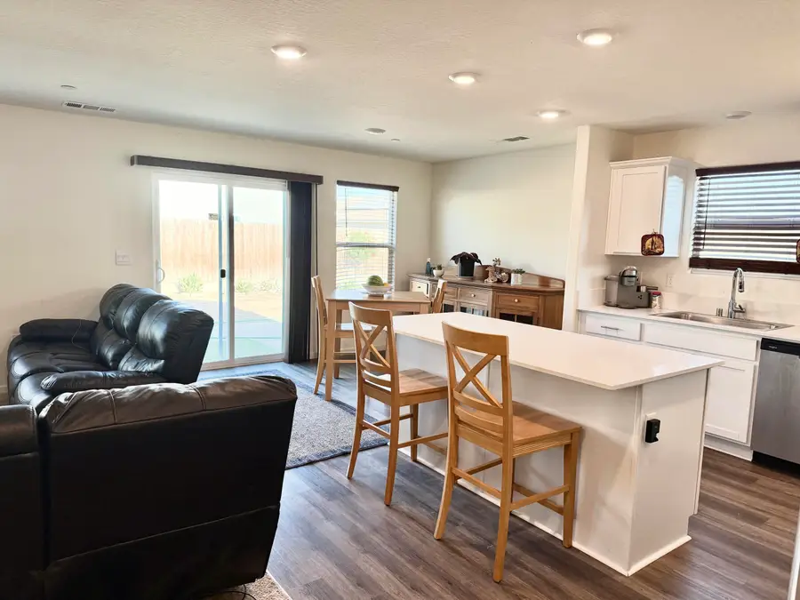 1155 Spyglass Street, Tulare, CA 93274 - #2