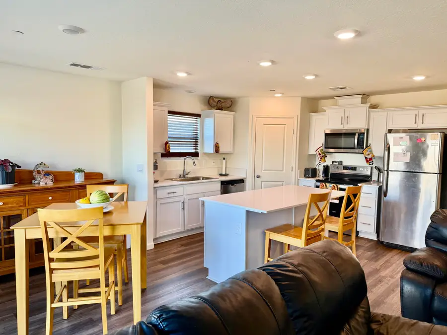 1155 Spyglass Street, Tulare, CA 93274 - #3