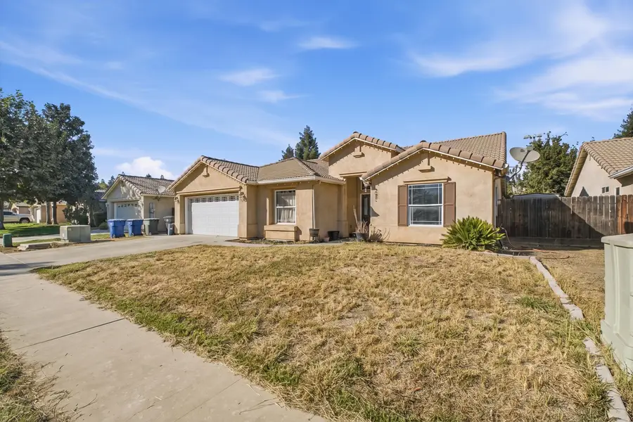 1918 E Sandalwood Avenue, Tulare, CA 93274 - #2