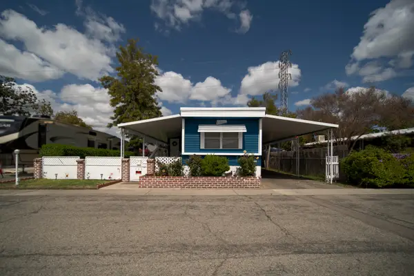 7676 N Fresno Street #103, Fresno, CA 93720