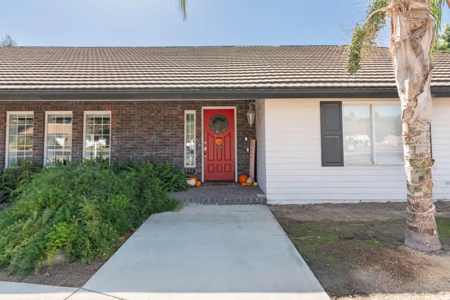 5433 W Pershing Avenue, Visalia, CA 93291 - #3