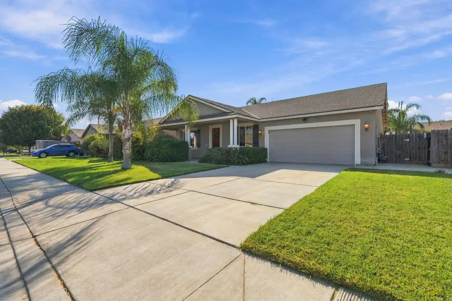 1433 W Banneker Street, Hanford, CA 93230 - #3