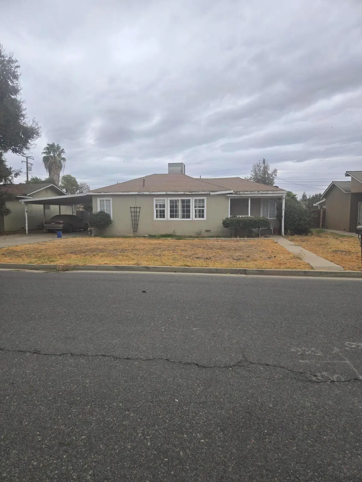 261 W Sandra Avenue, Tulare, CA 93274 - #1